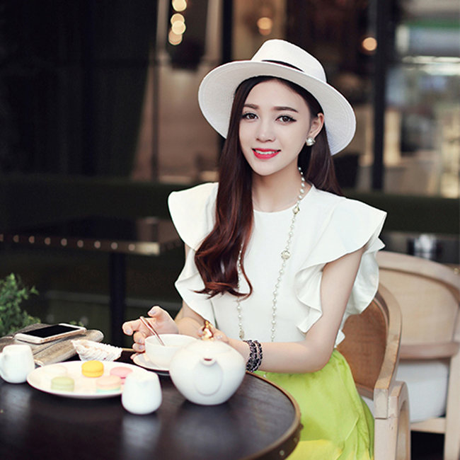 white hat for women